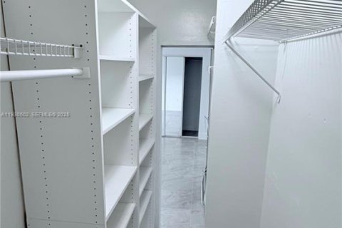 Condominio en alquiler en Miami, Florida, 2 dormitorios, 73.67 m2 № 1990175 - foto 7