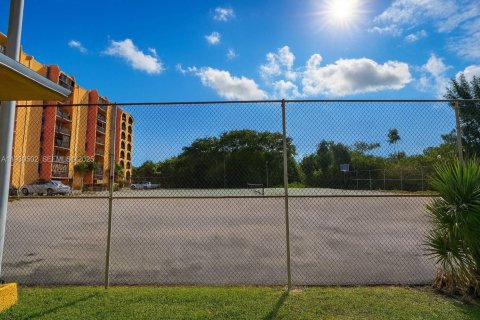 Condominio en alquiler en Miami, Florida, 2 dormitorios, 73.67 m2 № 1990175 - foto 13