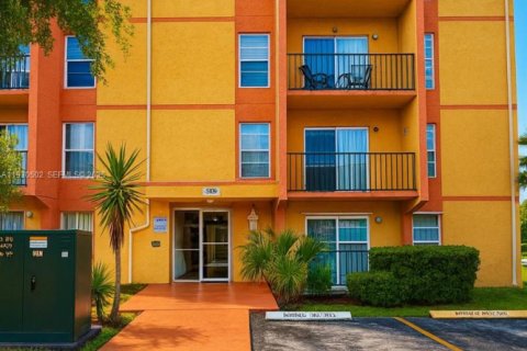 Condominio en alquiler en Miami, Florida, 2 dormitorios, 73.67 m2 № 1990175 - foto 11