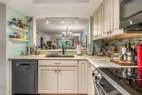 Condominio en venta en Tarpon Springs, Florida, 2 dormitorios, 90.12 m2 № 2142091 - foto 20