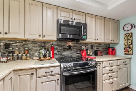 Condominio en venta en Tarpon Springs, Florida, 2 dormitorios, 90.12 m2 № 2142091 - foto 19