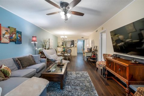 Condominio en venta en Tarpon Springs, Florida, 2 dormitorios, 90.12 m2 № 2142091 - foto 13