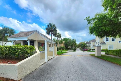 Condominio en venta en Tarpon Springs, Florida, 2 dormitorios, 90.12 m2 № 2142091 - foto 3