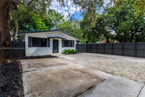 Villa ou maison à vendre à Miami, Floride: 3 chambres, 97.55 m2 № 1977307 - photo 19
