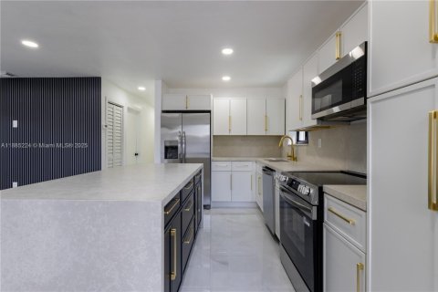 Villa ou maison à vendre à Miami, Floride: 3 chambres, 97.55 m2 № 1977307 - photo 1