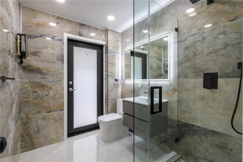 Villa ou maison à vendre à Miami, Floride: 3 chambres, 97.55 m2 № 1977307 - photo 16