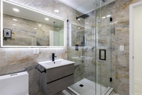 Villa ou maison à vendre à Miami, Floride: 3 chambres, 97.55 m2 № 1977307 - photo 17