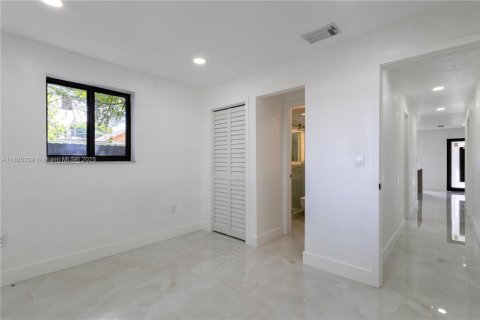 Villa ou maison à vendre à Miami, Floride: 3 chambres, 97.55 m2 № 1977307 - photo 9