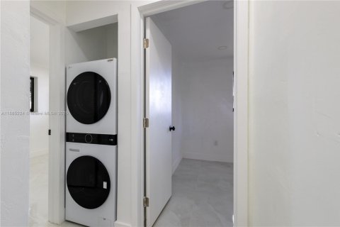 Villa ou maison à vendre à Miami, Floride: 3 chambres, 97.55 m2 № 1977307 - photo 15