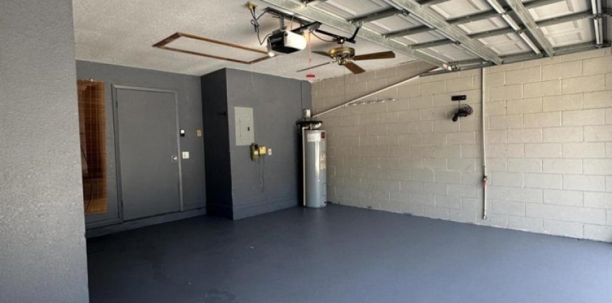 House in Orlando, Florida 3 bedrooms, 109.25 sq.m. № 1224441