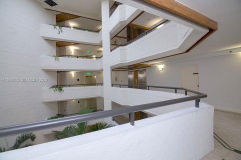 Copropriété à louer à Key Biscayne, Floride: 2 chambres, 133.31 m2 № 2002571 - photo 14