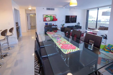 Copropriété à louer à Key Biscayne, Floride: 2 chambres, 133.31 m2 № 2002571 - photo 5