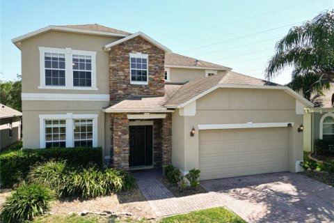 House in Orlando, Florida 5 bedrooms, 297.94 sq.m. № 1652550 - photo 1