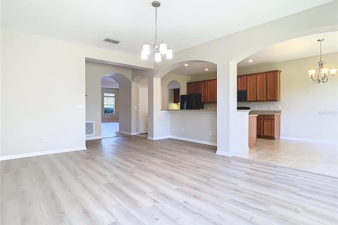 House in Orlando, Florida 5 bedrooms, 297.94 sq.m. № 1652550 - photo 17