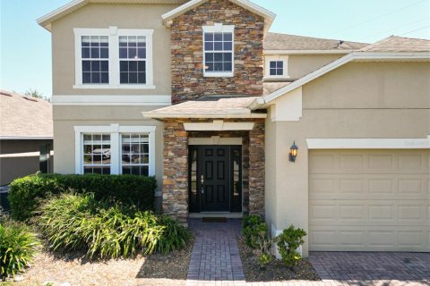 House in Orlando, Florida 5 bedrooms, 297.94 sq.m. № 1652550 - photo 4