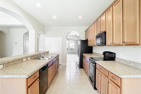 House in Orlando, Florida 5 bedrooms, 297.94 sq.m. № 1652550 - photo 10