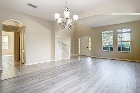 House in Orlando, Florida 5 bedrooms, 297.94 sq.m. № 1652550 - photo 5