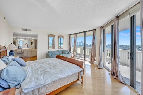 Condo in Aventura, Florida, 4 bedrooms  № 1867192 - photo 14