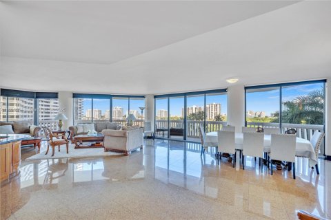 Condo in Aventura, Florida, 4 bedrooms  № 1867192 - photo 2