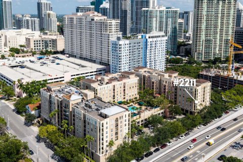 Condominio en Fort Lauderdale, Florida, 3 dormitorios № 2172318