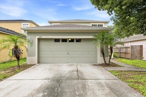 House in Seffner, Florida 4 bedrooms, 139.17 sq.m. № 2284573