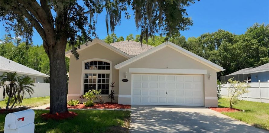 Villa ou maison à New Port Richey, Floride 3 chambres, 173.45 m2 № 2215711