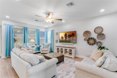 Villa ou maison à louer à Winter Garden, Floride: 5 chambres, 363.25 m2 № 1915801 - photo 8