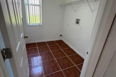 Villa ou maison à louer à Clermont, Floride: 4 chambres, 319.96 m2 № 2416474 - photo 13