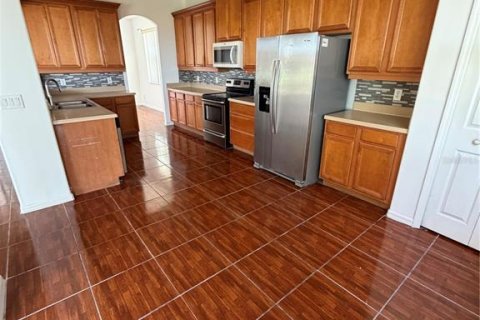 Villa ou maison à louer à Clermont, Floride: 4 chambres, 319.96 m2 № 2416474 - photo 5