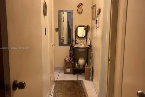 Copropriété à vendre à North Miami, Floride: 2 chambres № 1958819 - photo 17