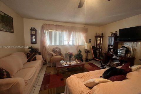Copropriété à vendre à North Miami, Floride: 2 chambres № 1958819 - photo 21