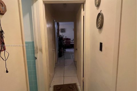 Copropriété à vendre à North Miami, Floride: 2 chambres № 1958819 - photo 8