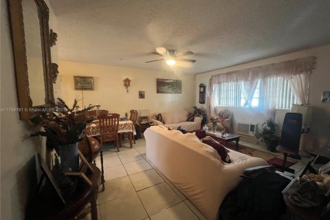 Copropriété à vendre à North Miami, Floride: 2 chambres № 1958819 - photo 16
