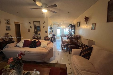 Copropriété à vendre à North Miami, Floride: 2 chambres № 1958819 - photo 7