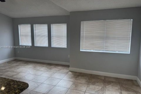 Condominio en alquiler en Miami, Florida, 2 dormitorios, 90.95 m2 № 1935306 - foto 9