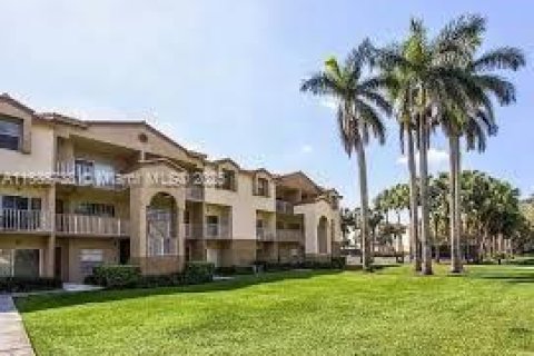 Condominio en alquiler en Miami, Florida, 2 dormitorios, 90.95 m2 № 1935306 - foto 1