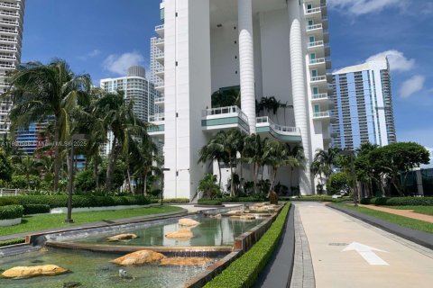 Copropriété à vendre à Miami, Floride: 3 chambres, 244.43 m2 № 2282839 - photo 29