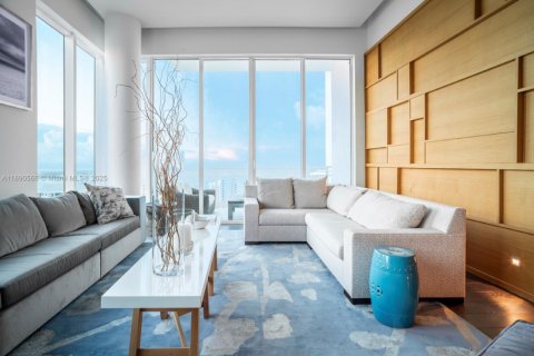 Copropriété à vendre à Miami, Floride: 3 chambres, 244.43 m2 № 2282839 - photo 2