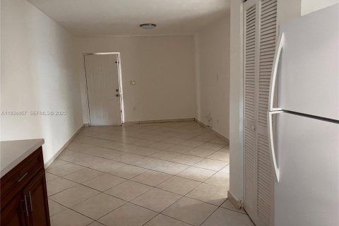 Appartement à louer à Miami, Floride: 2 chambres, 1707.17 m2 № 1982762 - photo 7