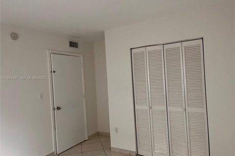 Appartement à louer à Miami, Floride: 2 chambres, 1707.17 m2 № 1982762 - photo 18