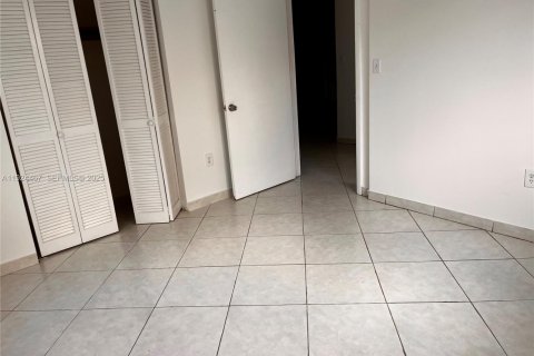 Appartement à louer à Miami, Floride: 2 chambres, 1707.17 m2 № 1982762 - photo 15