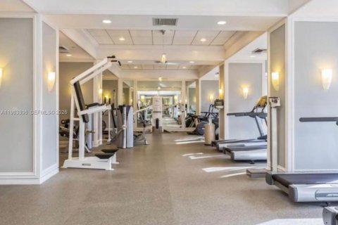 Condo in Bal Harbour, Florida, 2 bedrooms  № 2046722 - photo 25