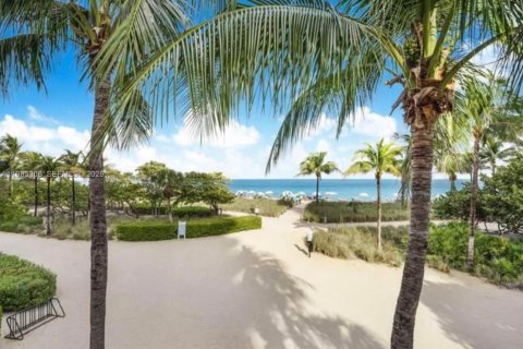 Condo in Bal Harbour, Florida, 2 bedrooms  № 2046722 - photo 27