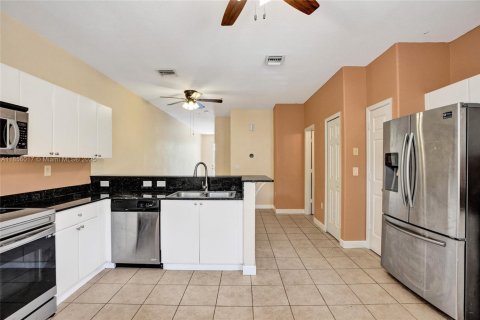 Casa en venta en Royal Palm Beach, Florida, 3 dormitorios, 179.49 m2 № 1886521 - foto 3