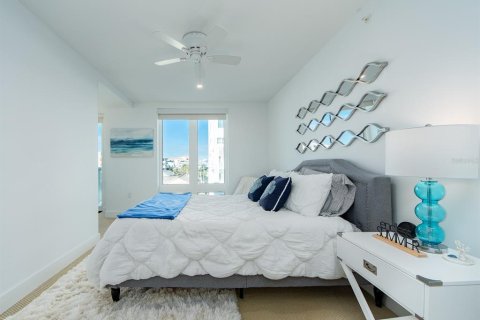 Condominio en venta en Clearwater, Florida, 4 dormitorios, 289.02 m2 № 2151267 - foto 9