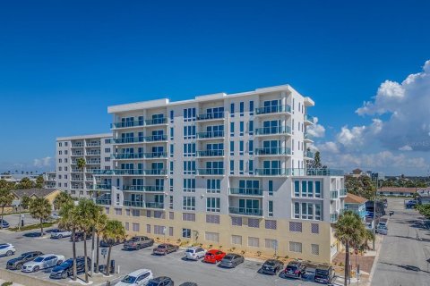 Condominio en Clearwater, Florida, 4 dormitorios № 2151267