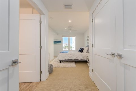 Condominio en venta en Clearwater, Florida, 4 dormitorios, 289.02 m2 № 2151267 - foto 8