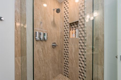 Condominio en venta en Clearwater, Florida, 4 dormitorios, 289.02 m2 № 2151267 - foto 15