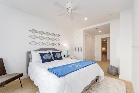 Condominio en venta en Clearwater, Florida, 4 dormitorios, 289.02 m2 № 2151267 - foto 12