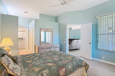 House in Weeki Wachee, Florida 2 bedrooms, 135.82 sq.m. № 2199105 - photo 14